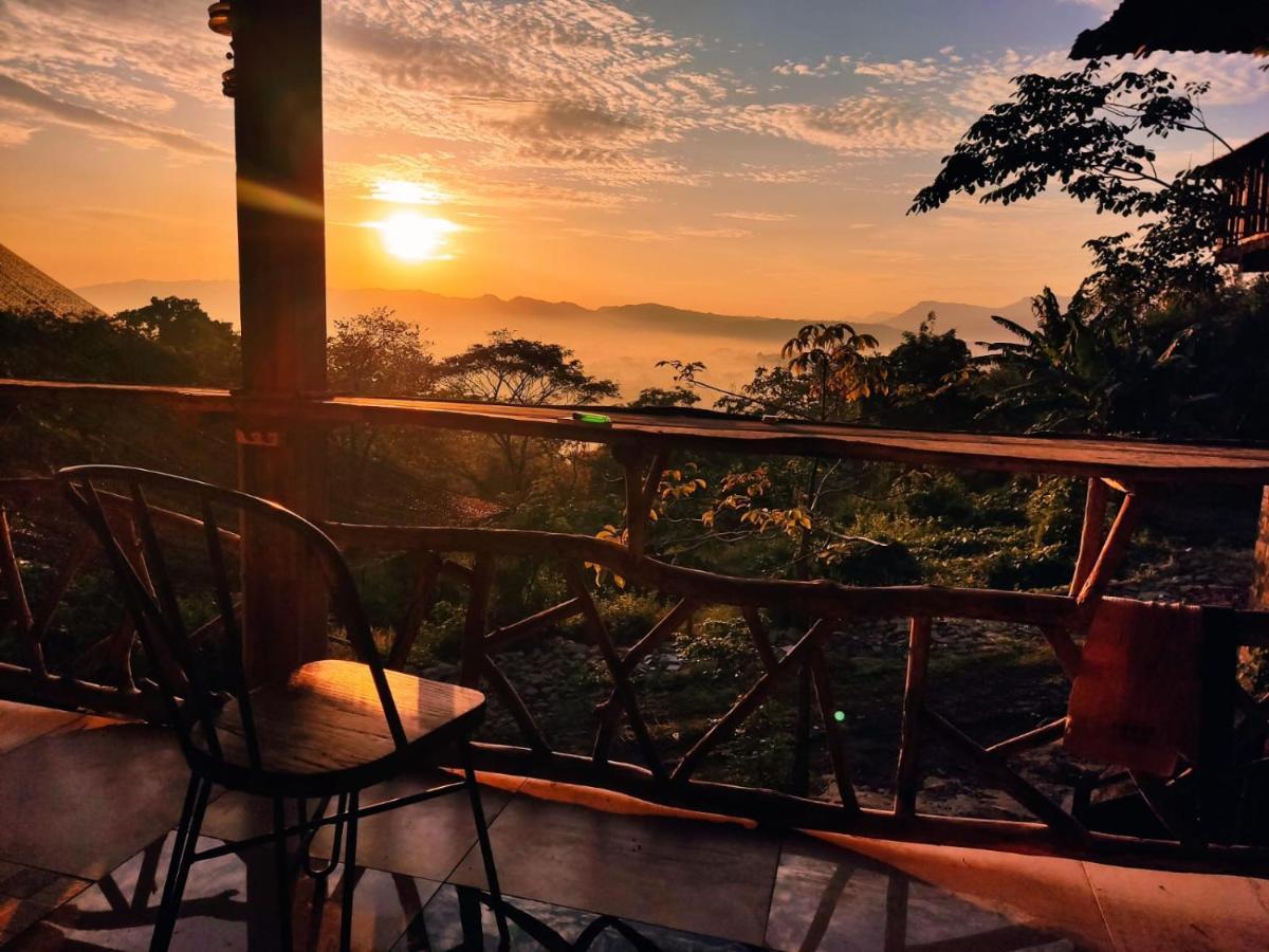 Omah Singo Stay & Resto Yogyakarta Bantul Bagian luar foto