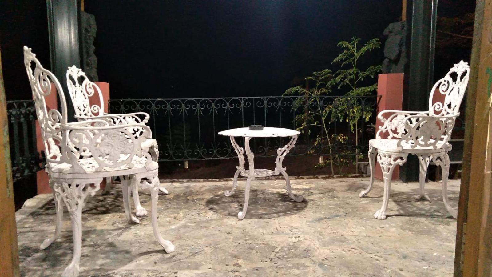 Omah Singo Stay & Resto Yogyakarta Bantul Bagian luar foto