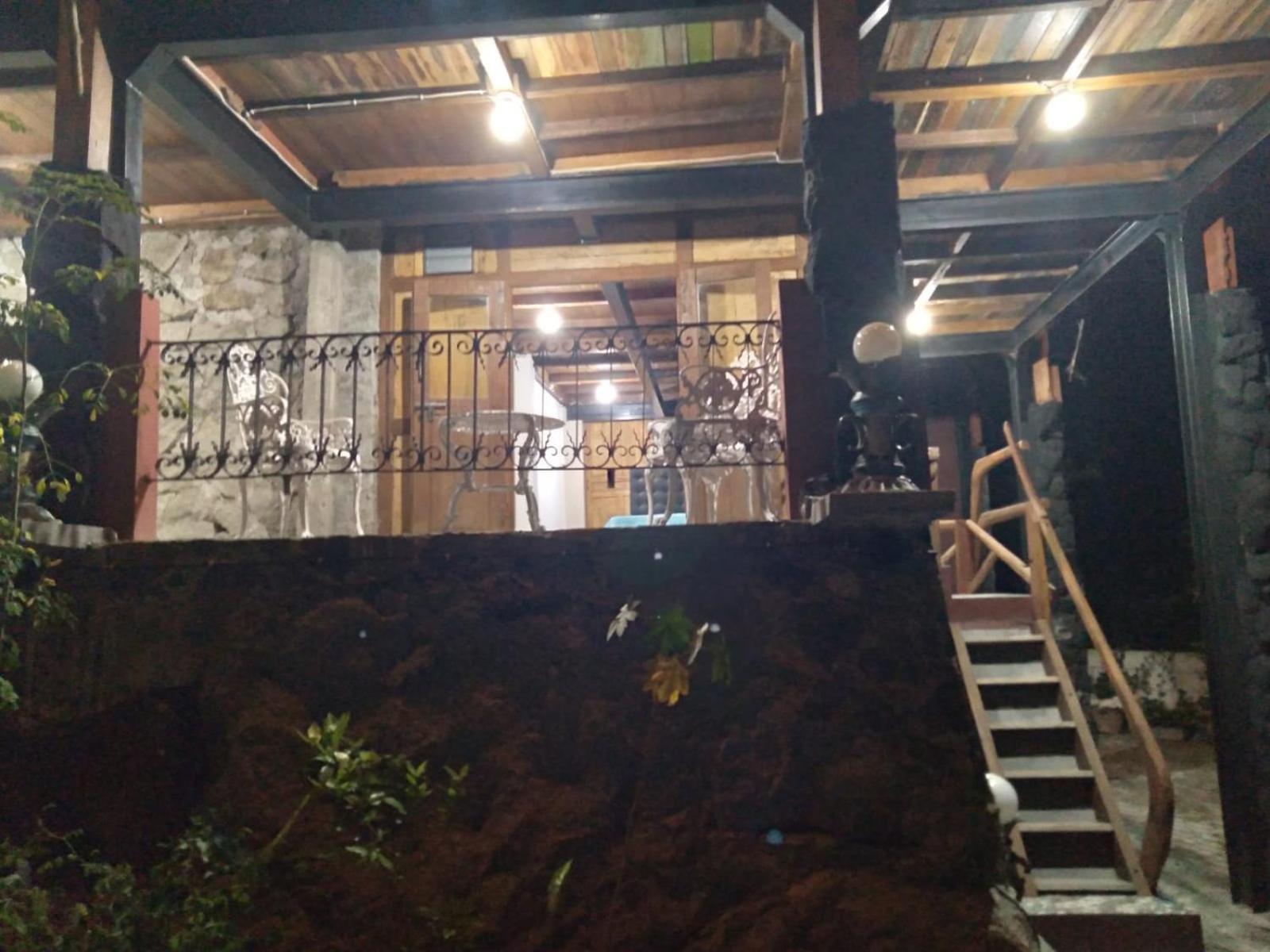 Omah Singo Stay & Resto Yogyakarta Bantul Bagian luar foto