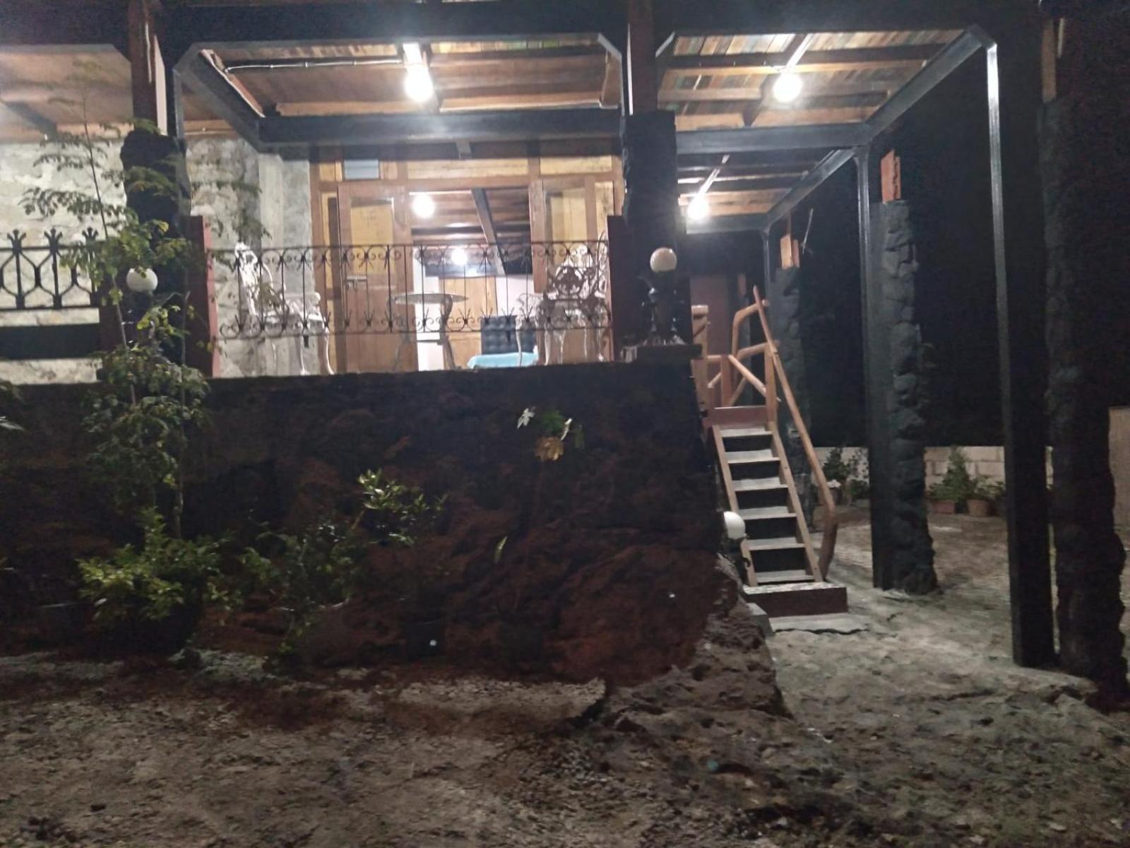 Omah Singo Stay & Resto Yogyakarta Bantul Bagian luar foto